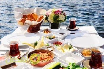 بيت وان لوجبة الفطور افضل مطاعم فطور اسطنبول على البحر