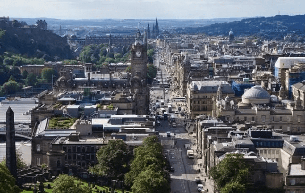 إدنبرة Edinburgh أفضل اماكن السفر في شهر أغسطس