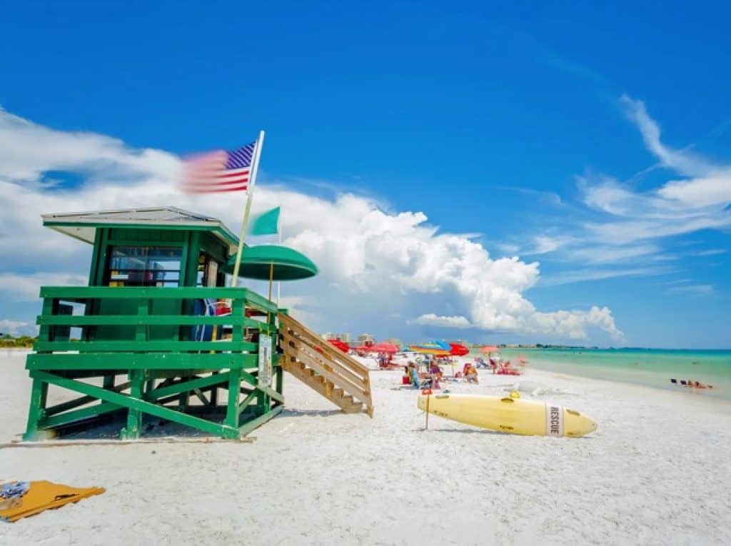 شاطئ سيستا كي Siesta Key Beach أفضل الشواطئ في فلوريدا