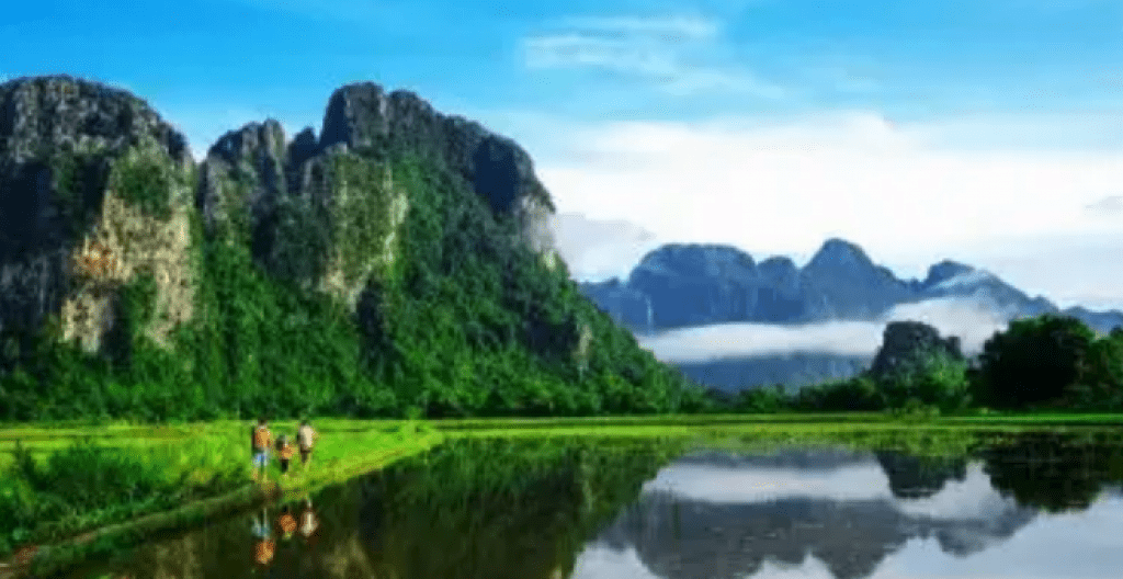 فانغ فينغ – لاوس Vang Vieng أفضل الوجهات السياحية في اكتوبر