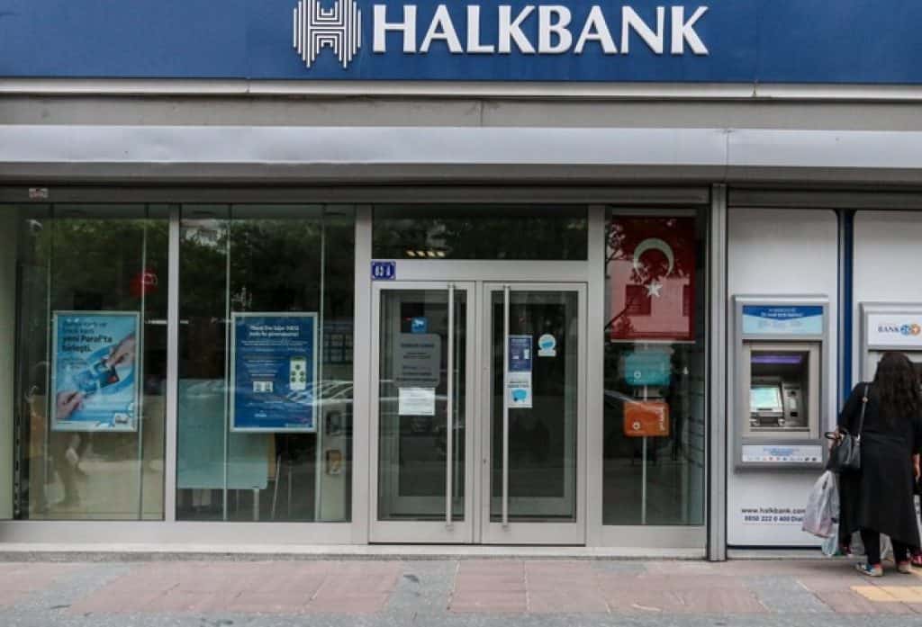 Halkbank افضل بنك في تركيا للسحب والصرف