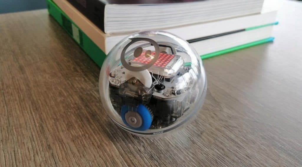 لعبة تعلم البرمجة للأطفال – كرة روبوت Sphero Bolt افضل العاب تعليم البرمجة للاطفال STEM