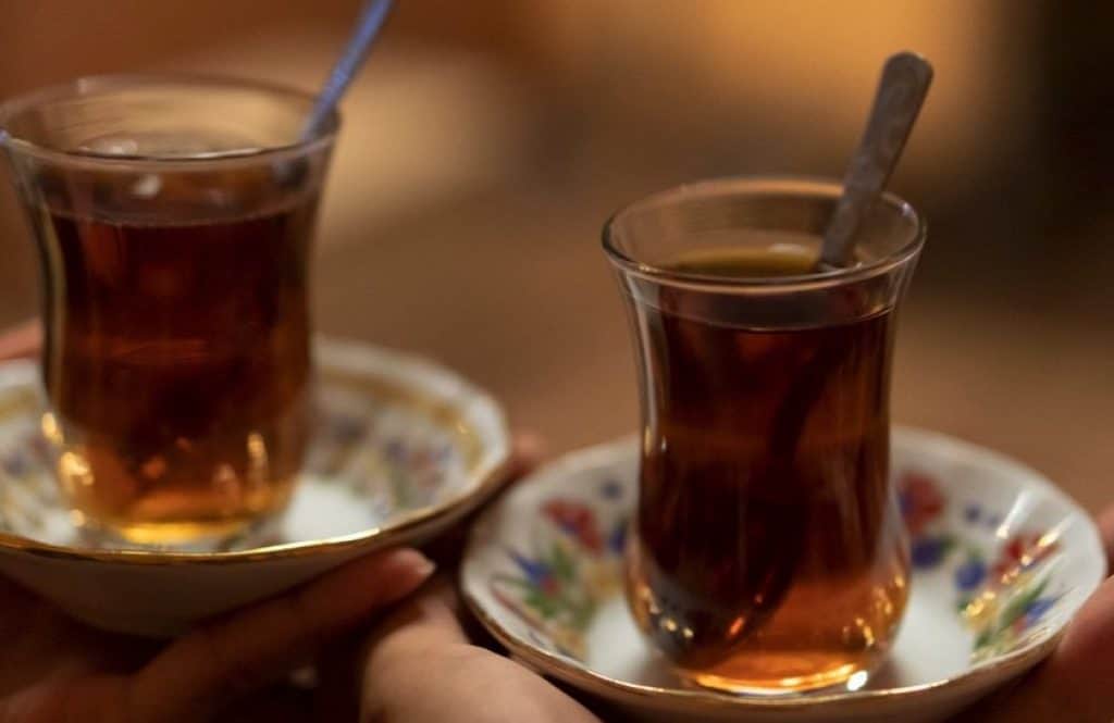 كيف يأخذ الأتراك الشاي عادة افضل انواع الشاي في تركيا  